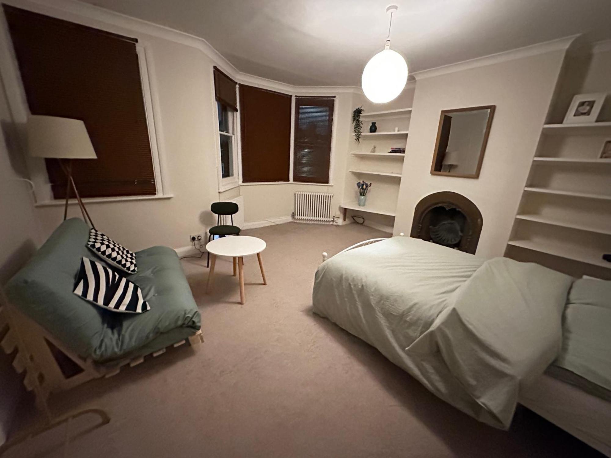 Cosy 3 Bedroom Flat Nearby Willsden * Londres